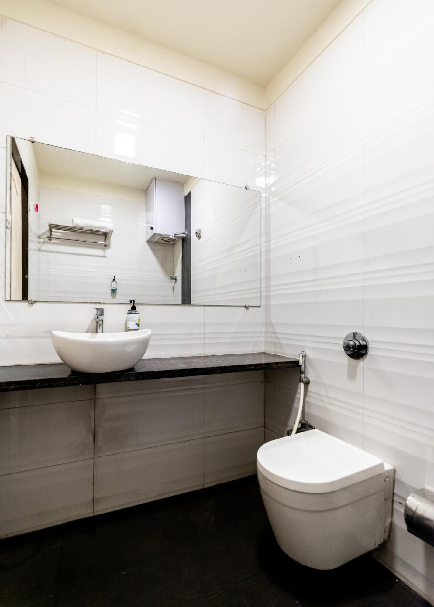 Hotel Laaiba Residency Family&Corporate Stays, Jogeshwari West Mumbai Exterior foto
